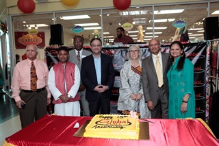 GlobalMela_Dignitaries and Cake Cutting_320.jpg